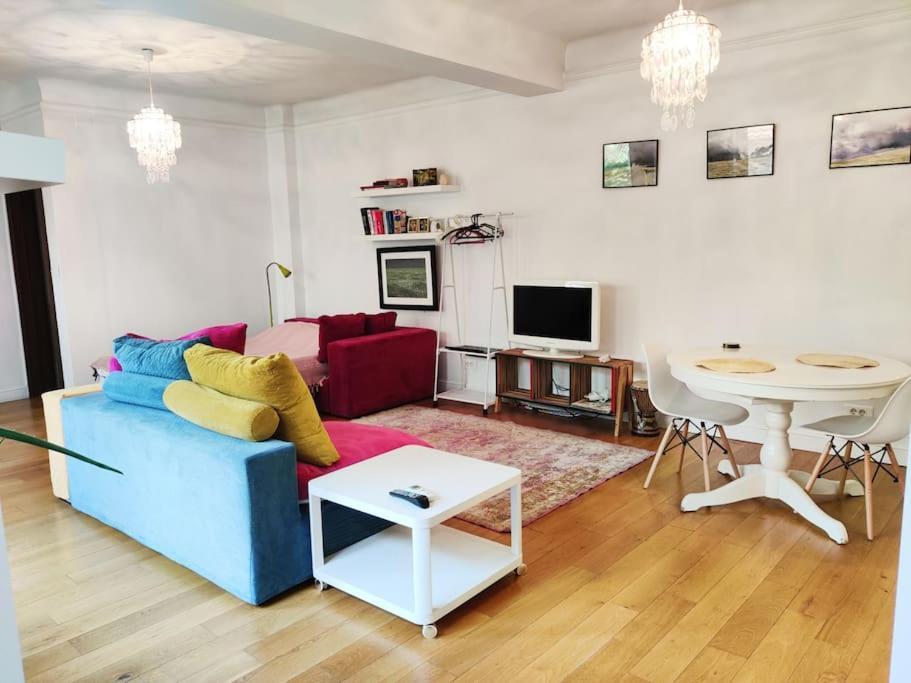 Old Town Bohemian With Garden View Balcony Appartamento Bucarest